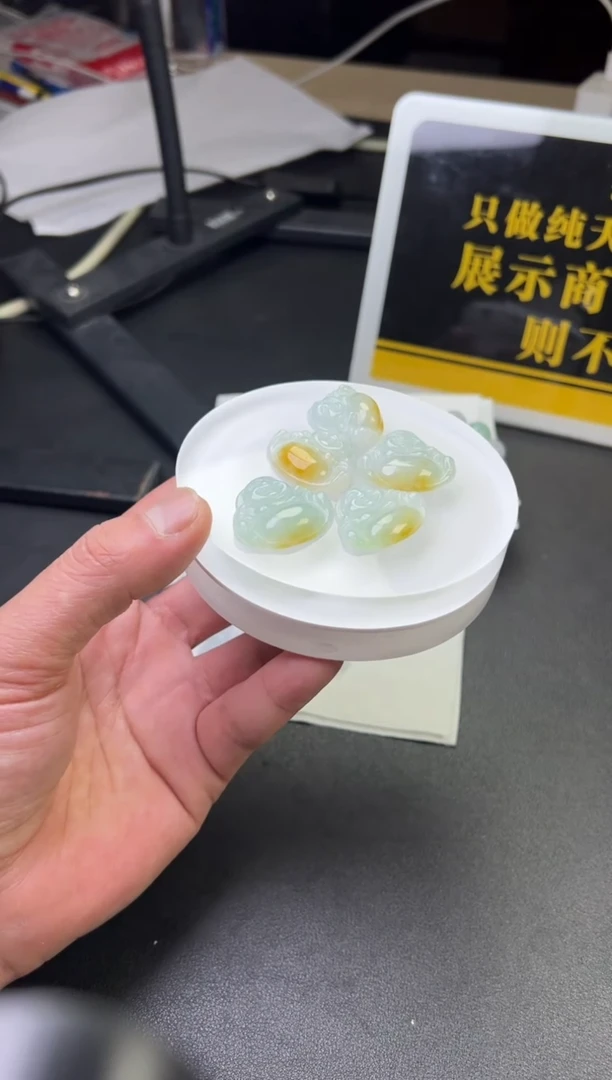 翡翠挂件未镶嵌佛公FL80@CP多样性发其一配绳