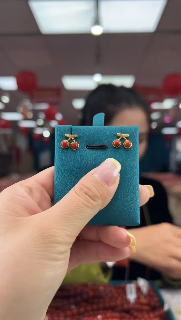 【闪购商品】南红玛瑙耳钉银S925镶嵌多样性发其一/711939009