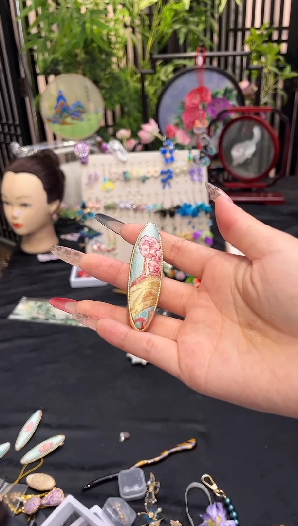 织绣?非遗苏绣手工饰品