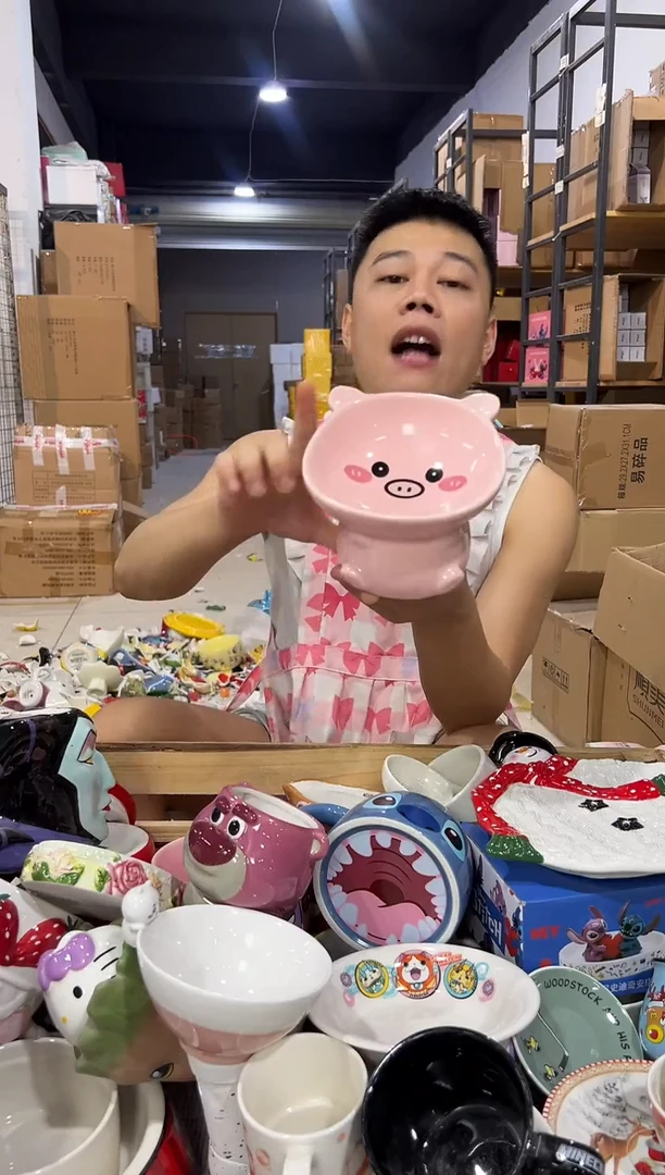 瓷片小猪猫碗