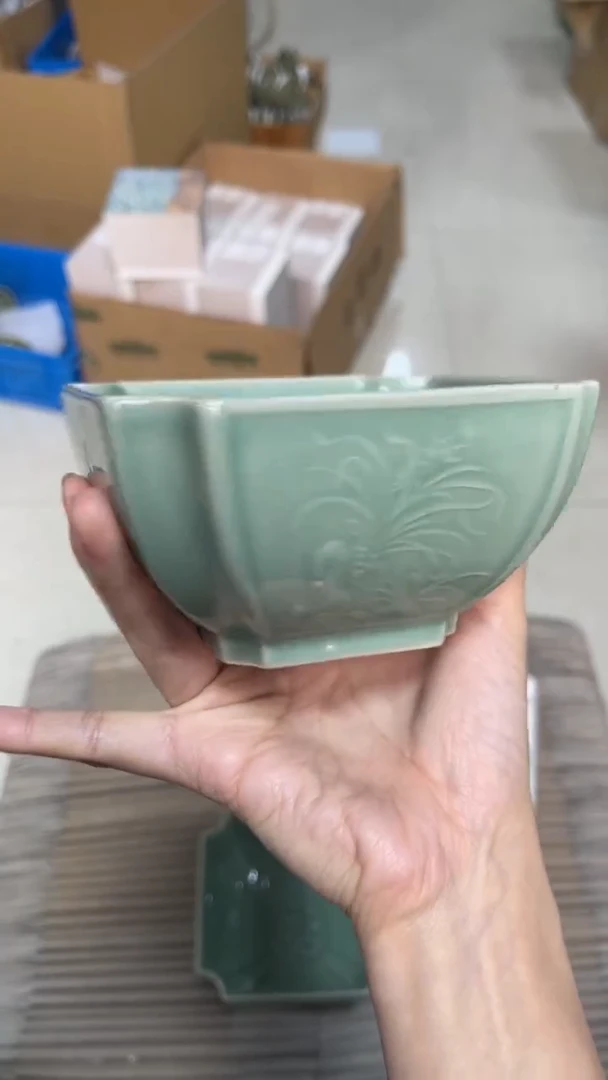 陶瓷青瓷梅兰竹菊四方碗（一个）