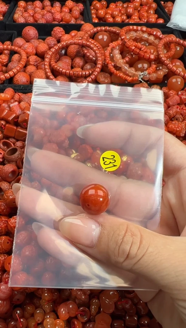 南红玛瑙未镶嵌颈饰1