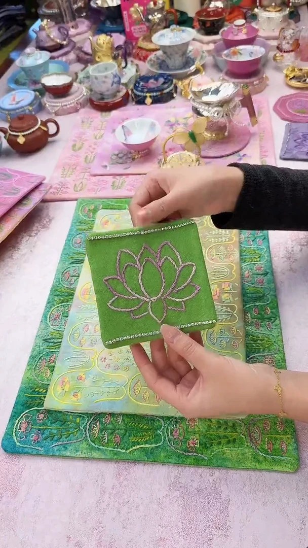 61孤品 莲花刺子绣杯垫