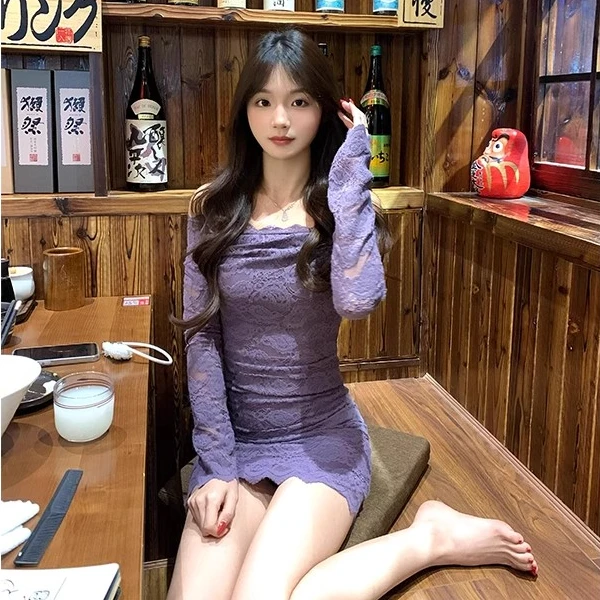 御姐穿搭紫色一字肩蕾丝磨毛连衣裙女2025春夏显瘦包臀裙生日短裙