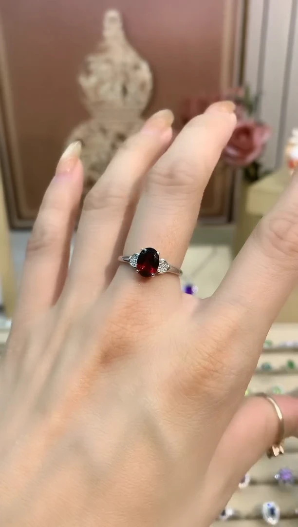 银S925镶嵌戒指石榴石宛春石榴石戒指（白托）