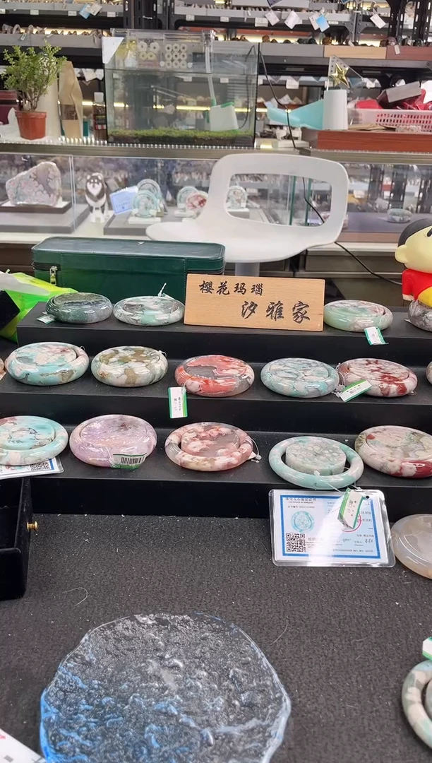 未镶嵌手镯石英质玉六*六圈口（赠品镯心）