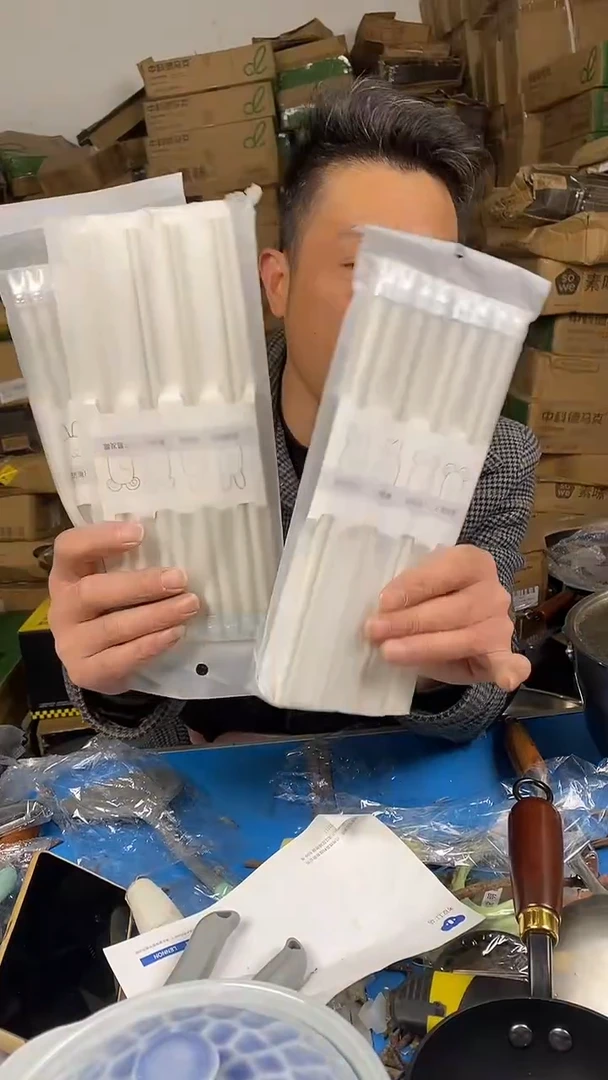 1卡通筷子12双  白