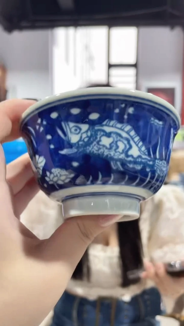 瓷片  拍拍      蓝底鱼藻