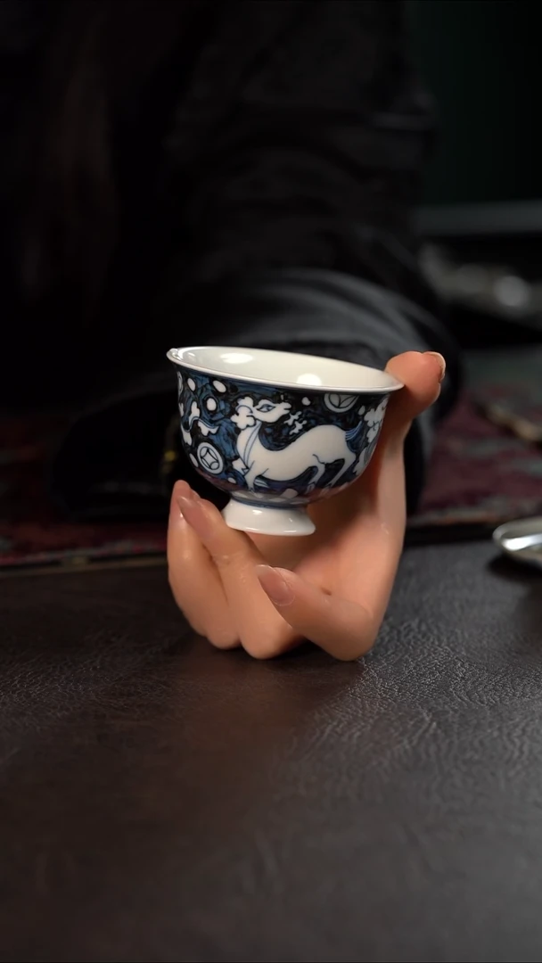 雲山敬古蓝地一鹿有你高脚杯