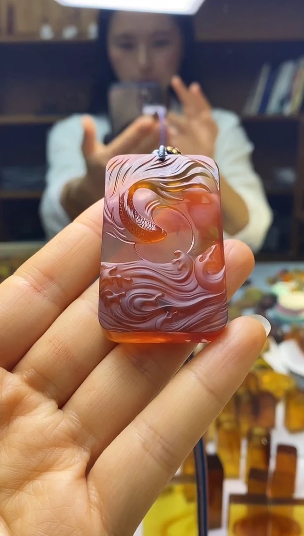 琥珀颈饰未镶嵌SN91-1（如鱼得水）微粉