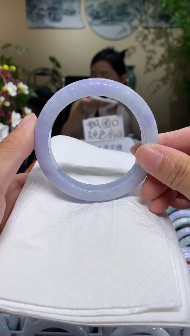 翡翠手镯未镶嵌圈口57