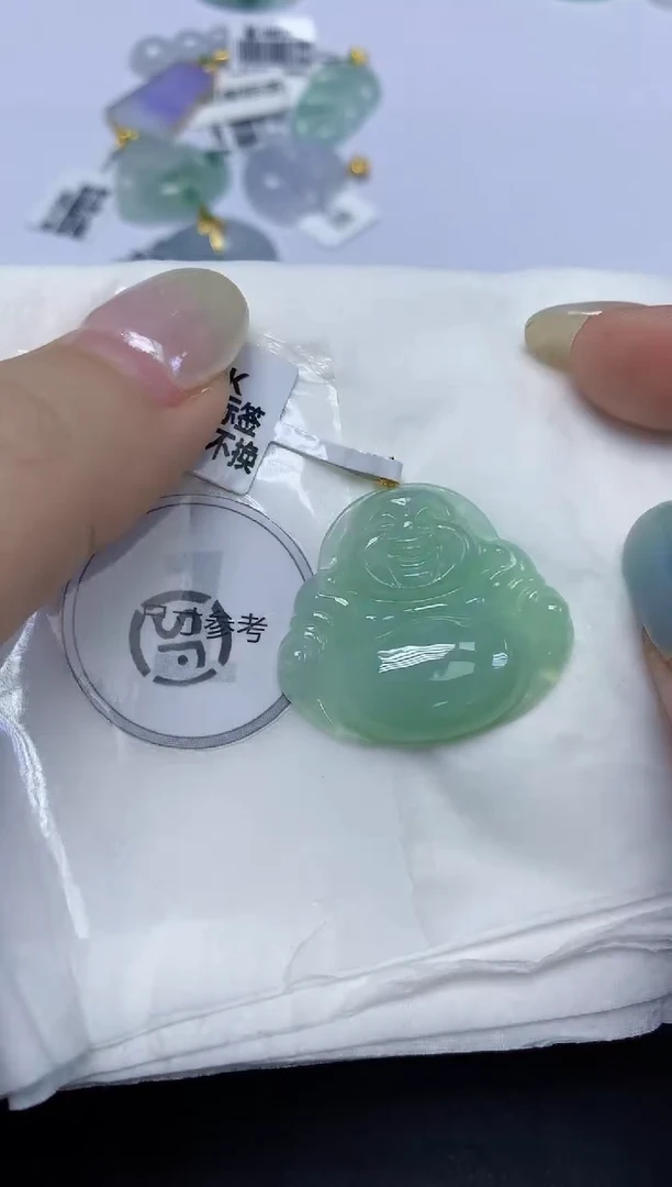 翡翠18K金镶嵌颈饰天然缅甸翡翠A货多样性发其一