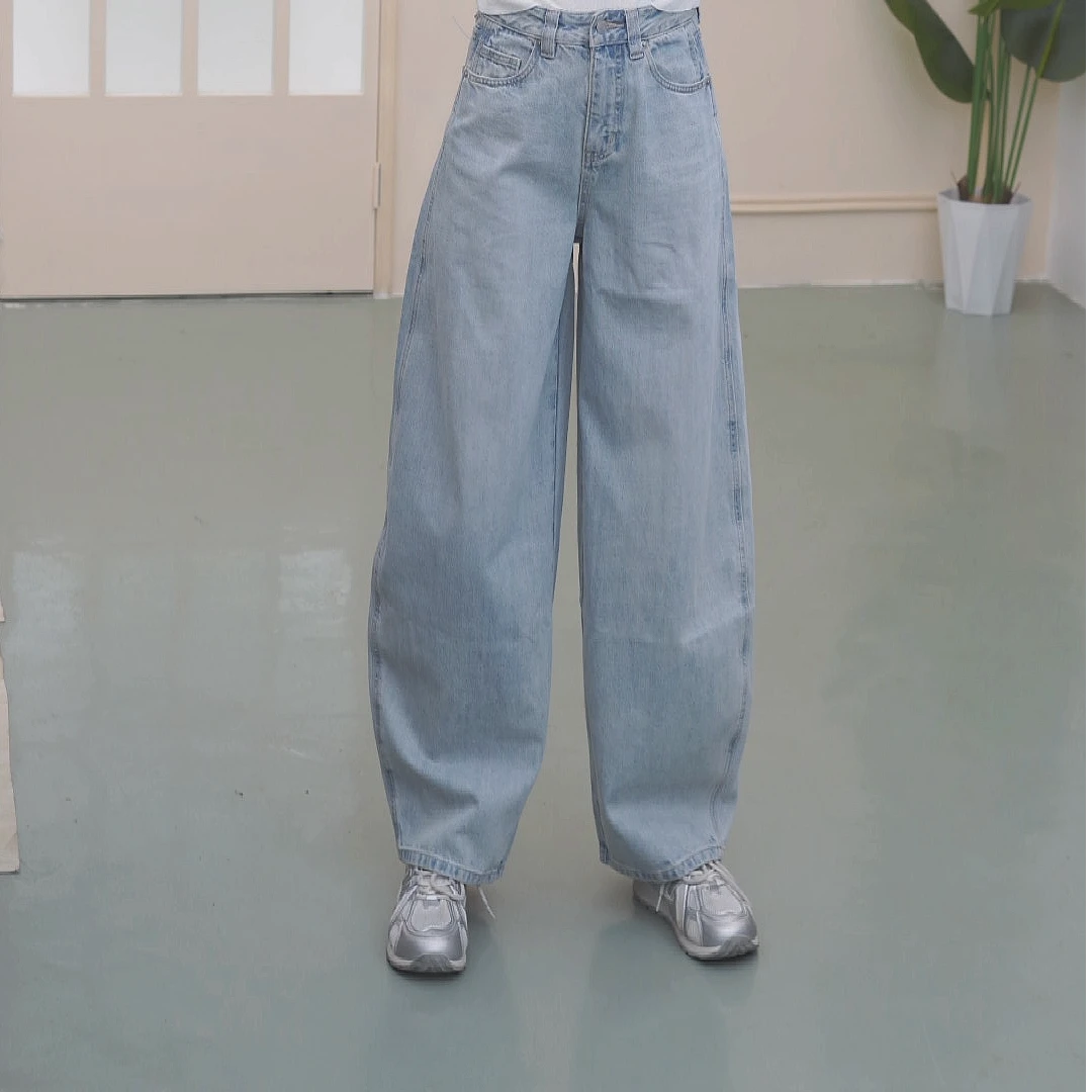 福老板水洗浅蓝色弯刀直筒牛仔裤女秋季新款显瘦宽松阔腿裤子6226