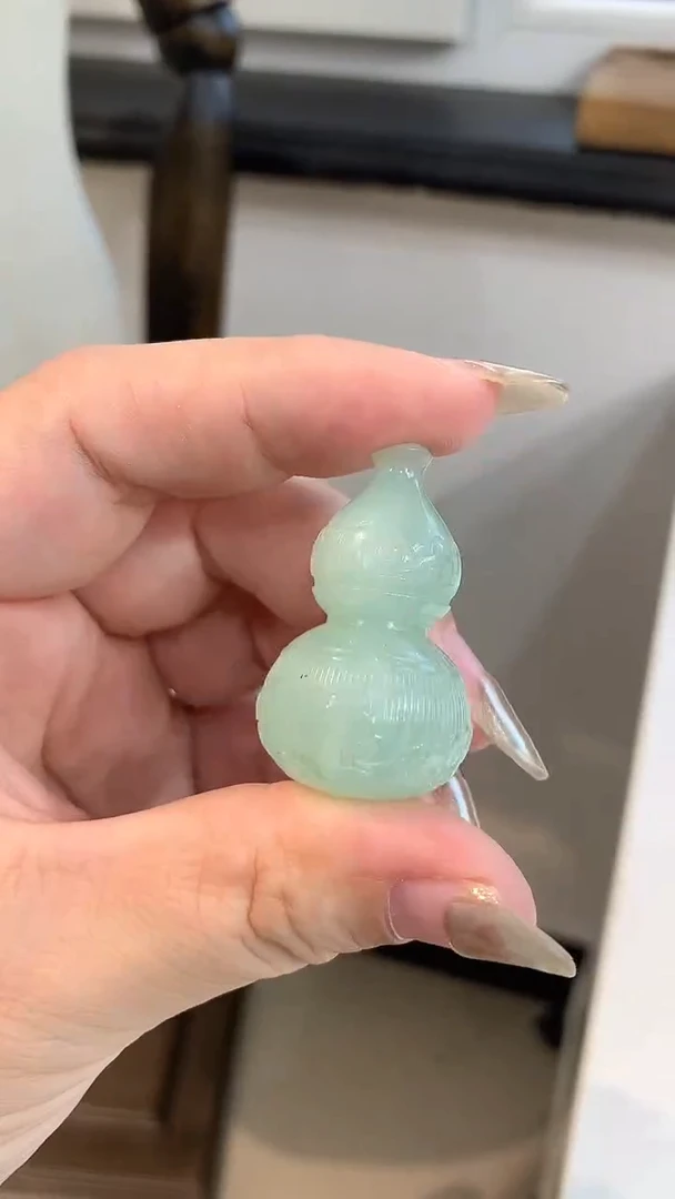 未镶嵌蛇纹石玉颈饰葫芦