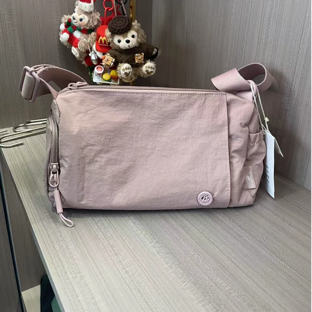 粉丝福利三代升级版斜挎包包2704