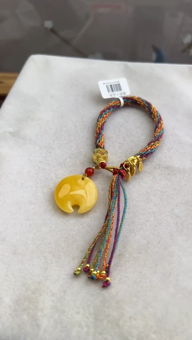 【闪购商品】琥珀裸石未镶嵌10214145-手绳