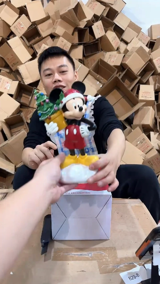 瓷片原盒米奇抱树摆件