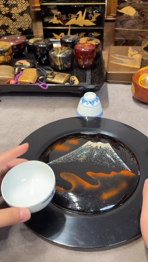 金梨地 嵌螺钿赏盘