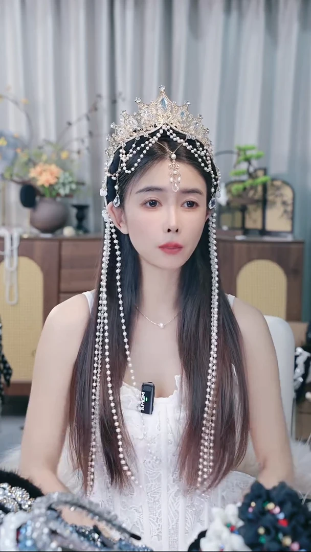 合金布艺轻奢高定皇冠 A006