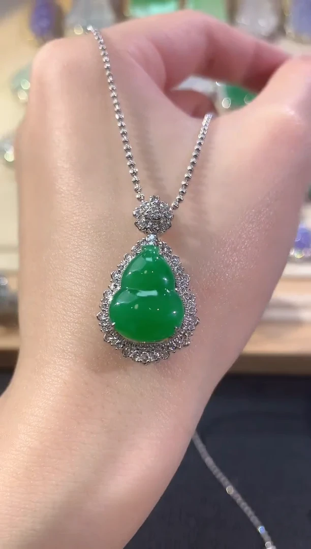 吊坠(不含链)18K金镶嵌翡翠冬日珠宝Q117