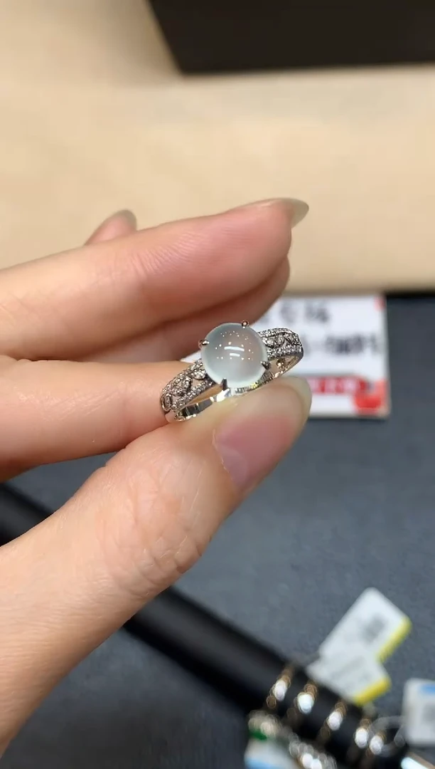 18K金镶嵌戒指翡翠【无鉴赏期】蛋面【无服务费