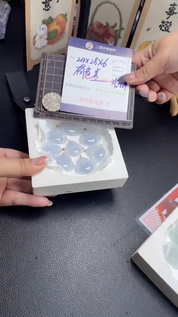 18K金镶嵌挂件翡翠冰粉紫佛公多样性发其一CP19配绳