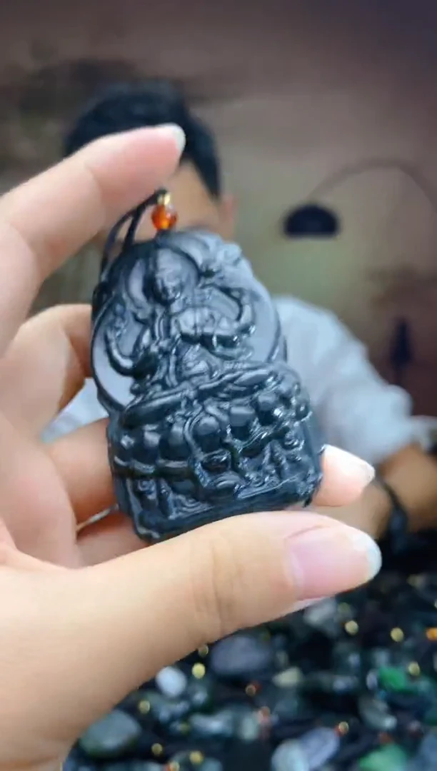 颈饰未镶嵌和田玉1