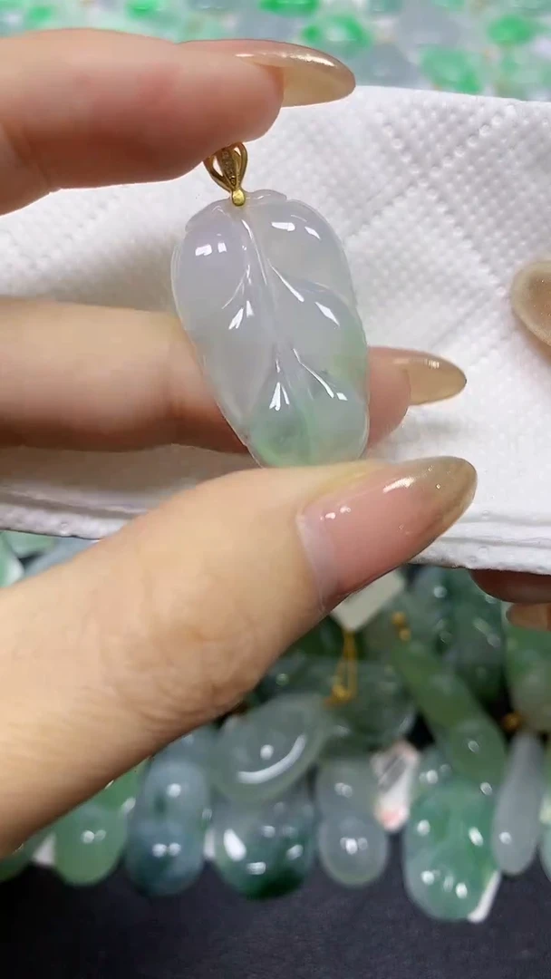 颈饰未镶嵌翡翠A货