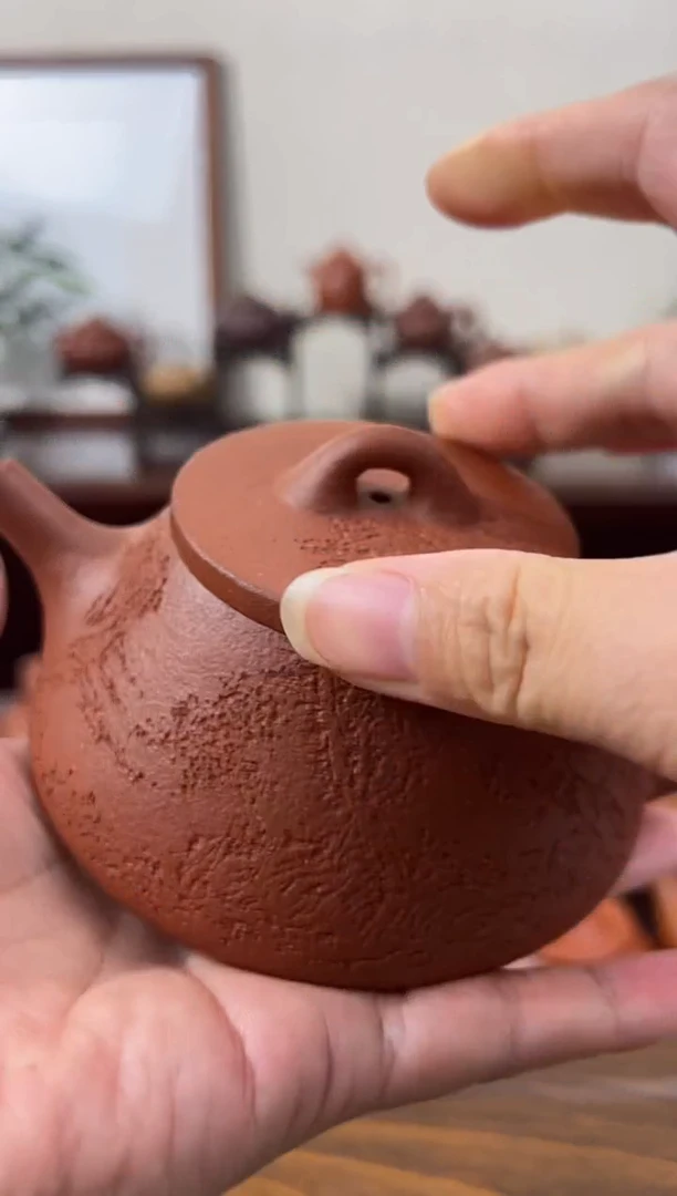 茶壶紫砂红降坡刻绘平盖石瓢壶200CC