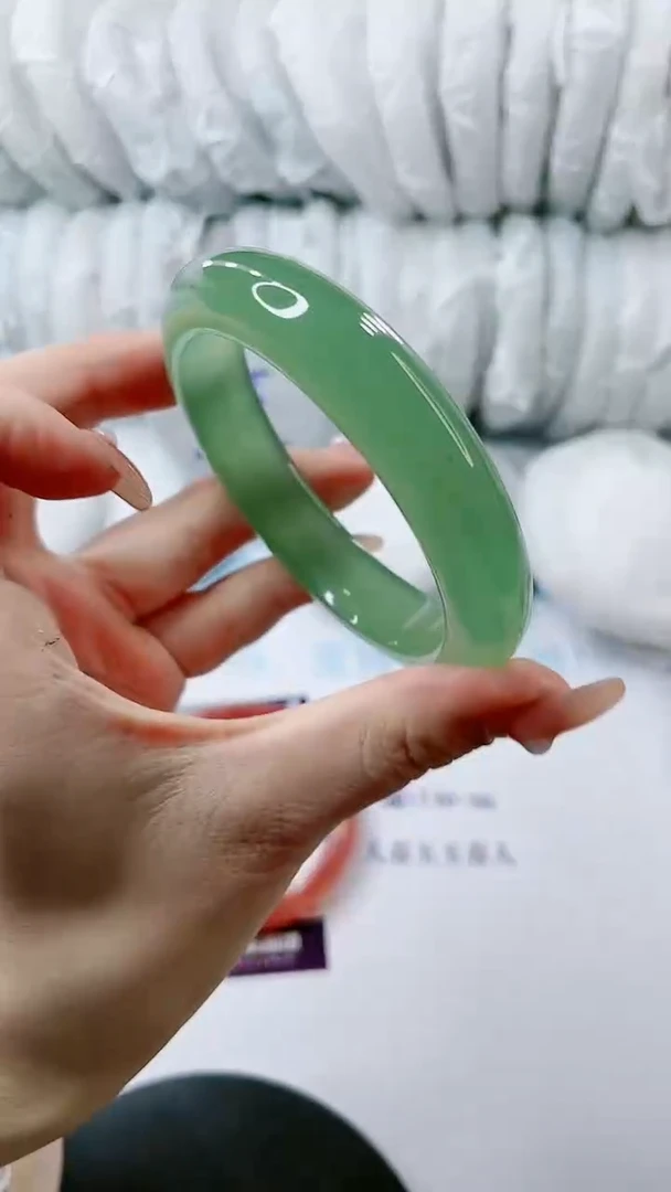 【闪购商品】石英质玉手镯未镶嵌多样性发货V152