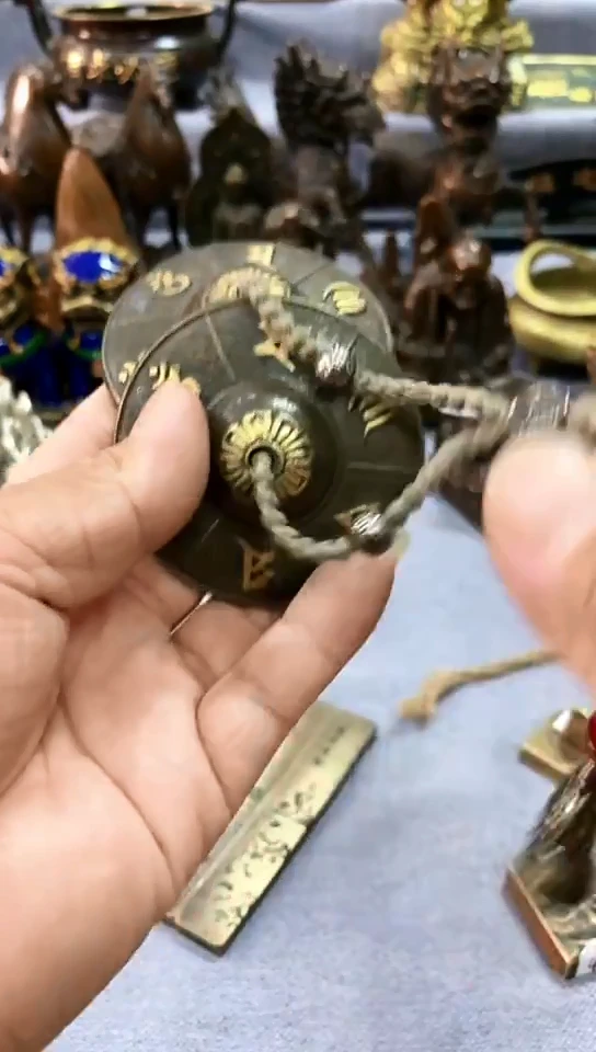 鸿兴工艺摆件把件缸藏碰铃