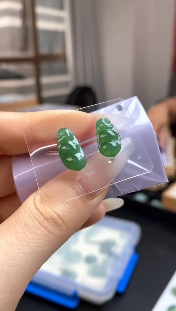定制翡翠未镶嵌翡翠毛货~