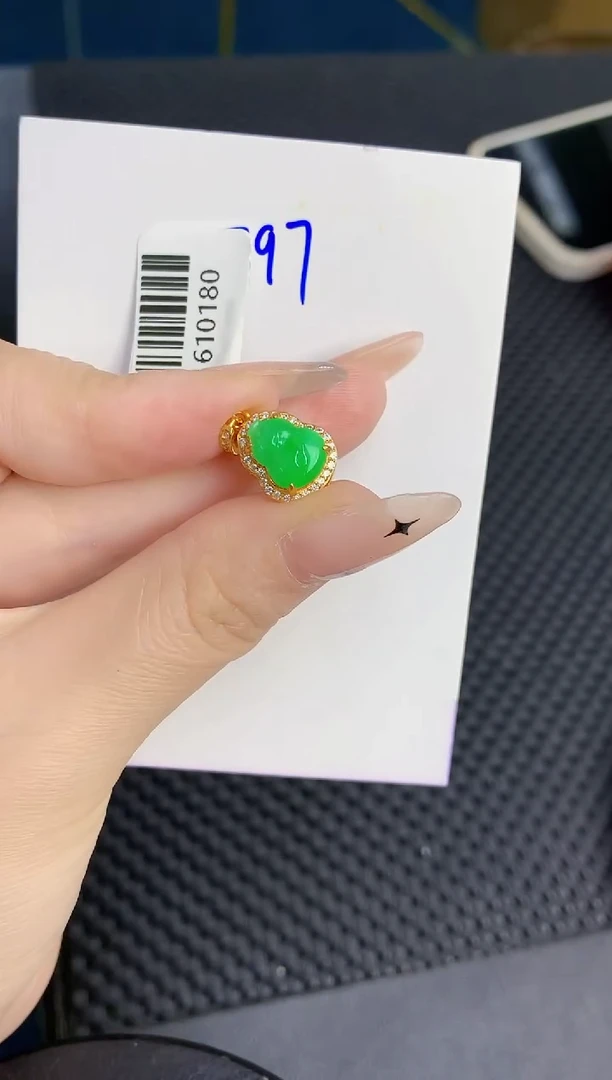 颈饰未镶嵌翡翠缅甸天然翡翠A货