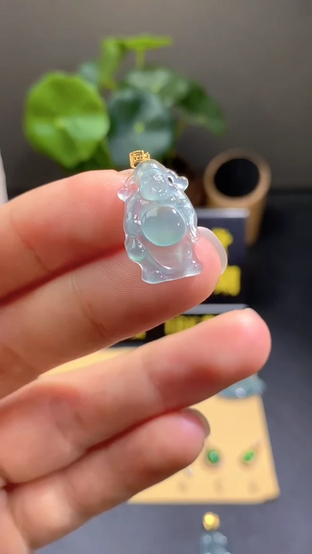 颈饰18K金镶嵌翡翠翡翠A货