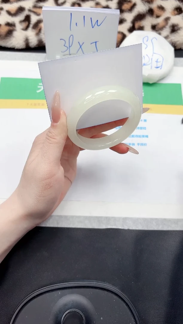 【闪购商品】石英质玉手镯未镶嵌203-55