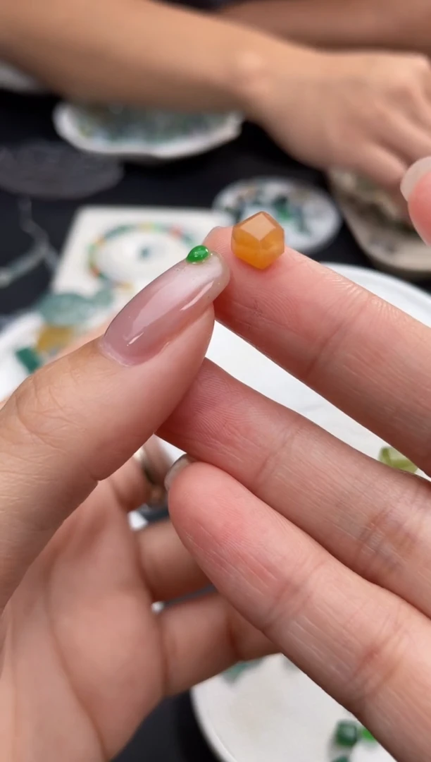 未镶嵌定制翡翠薄****?啊A273