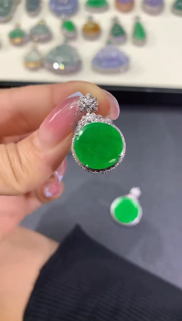 翡翠18K金镶嵌吊坠(不含链)天然A货翡翠