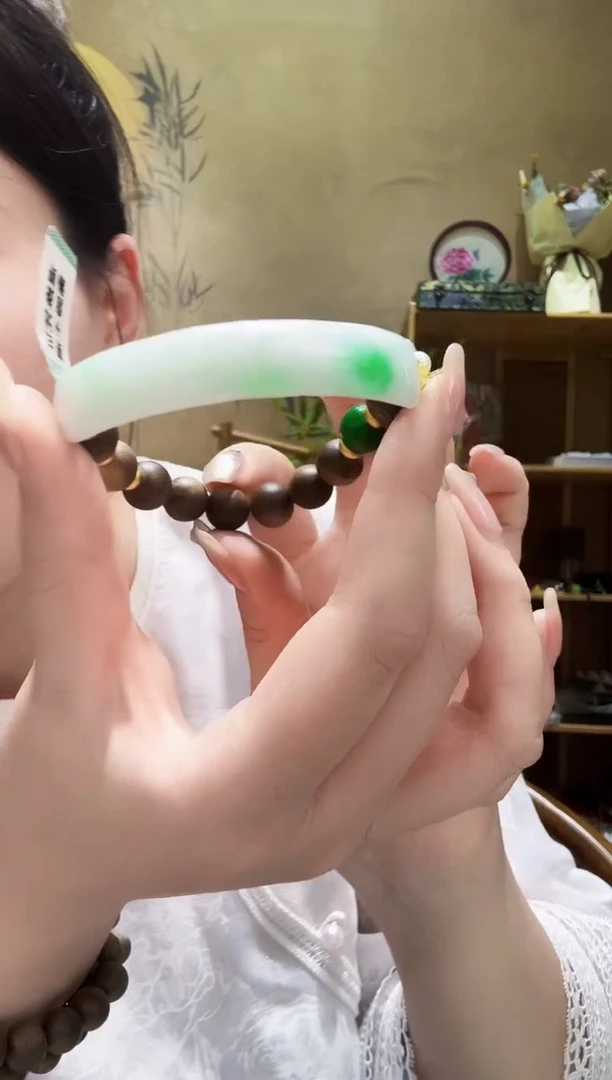 颈饰未镶嵌翡翠手牌