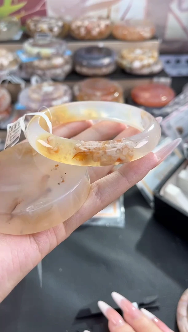 未镶嵌手镯石英质玉61