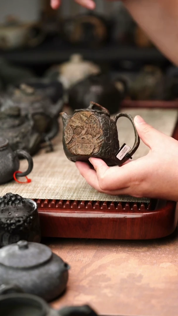 陈国立老师作品冰碛岩重工雕刻华夏文明壶