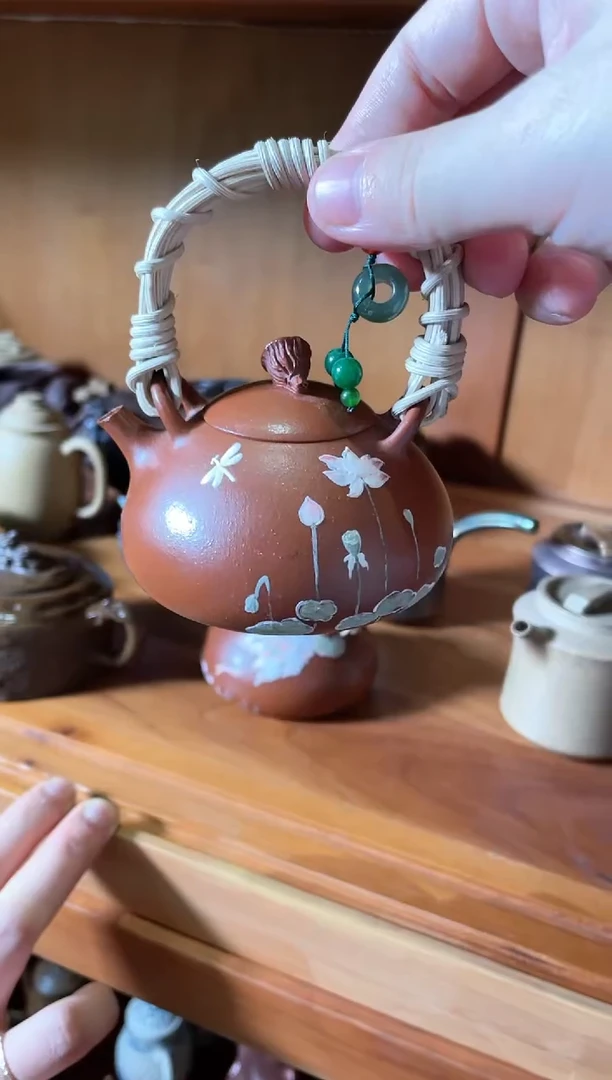 【闪购商品】紫砂茶壶莲花提梁壶