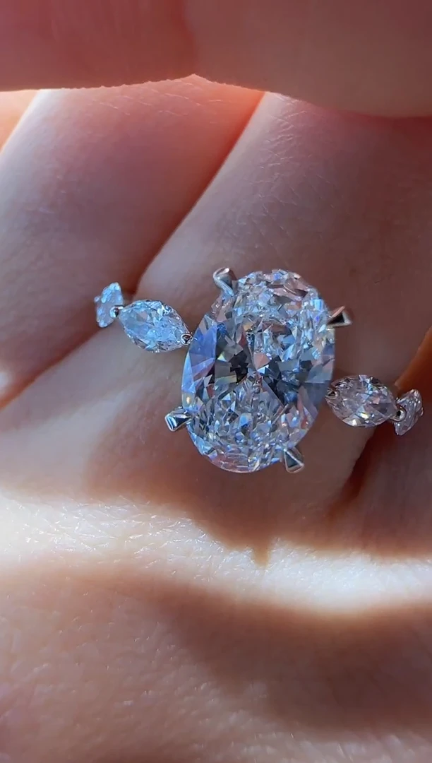 【闪购商品】实验室培育钻石18K金镶嵌白月光1.27ct12圈