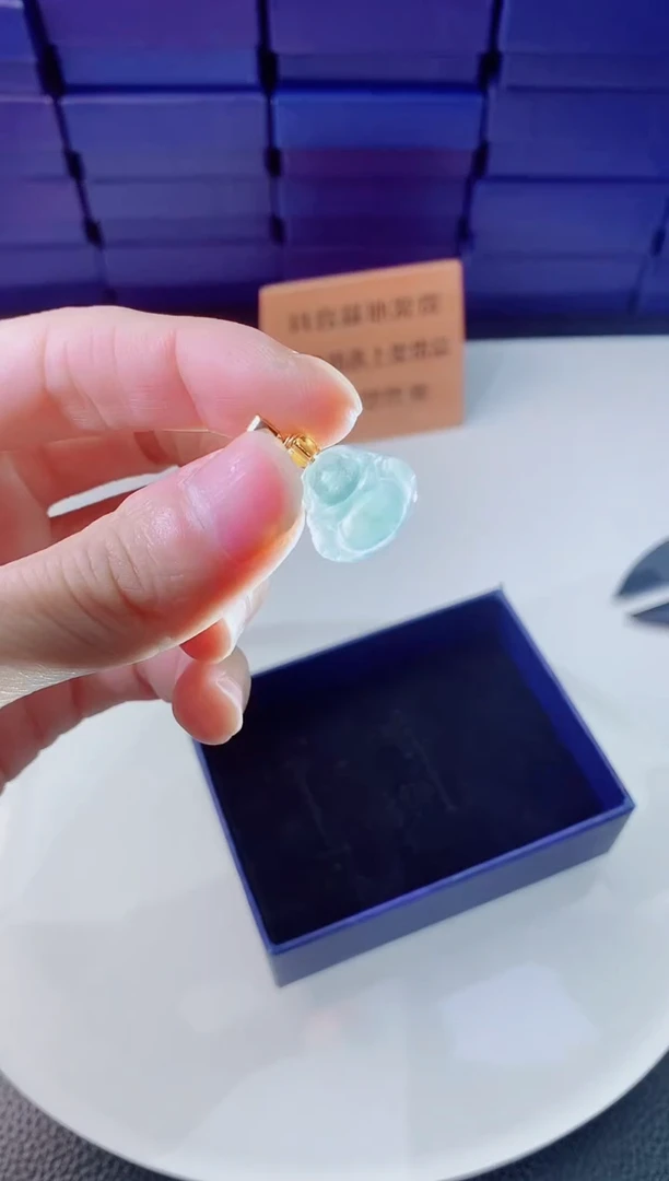翡翠未镶嵌颈饰