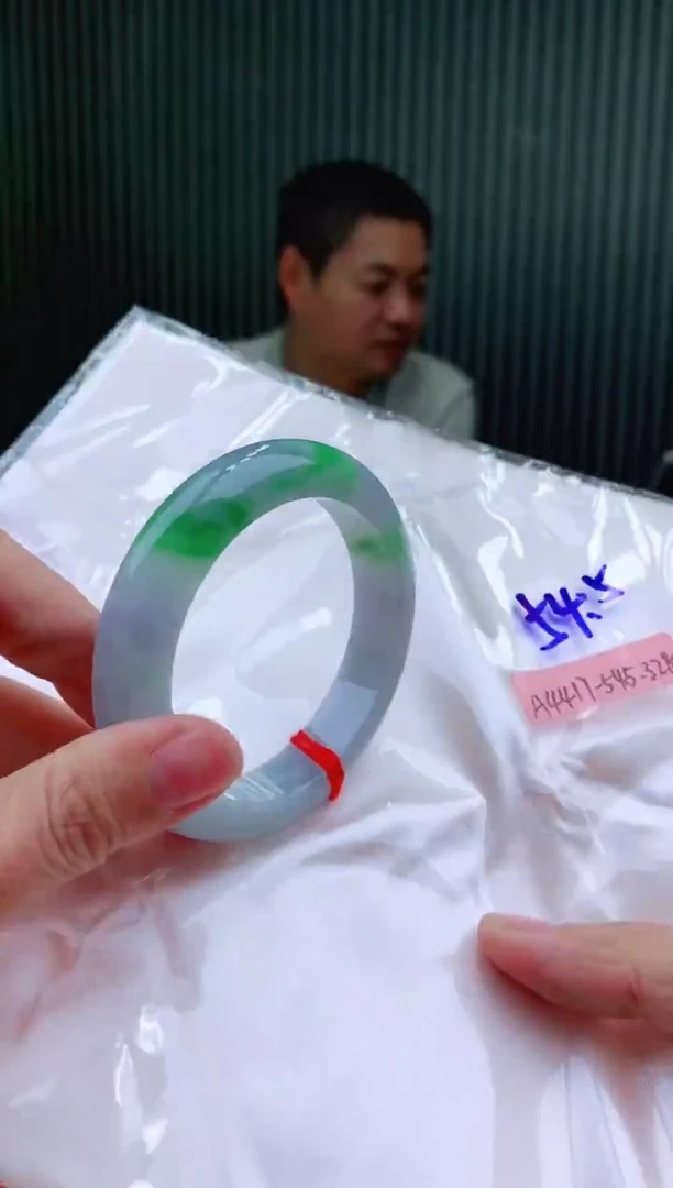 未镶嵌手镯翡翠54+