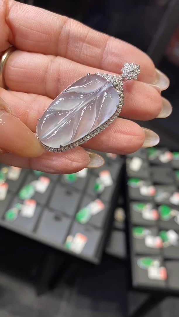 吊坠(不含链)18K金镶嵌翡翠叶子