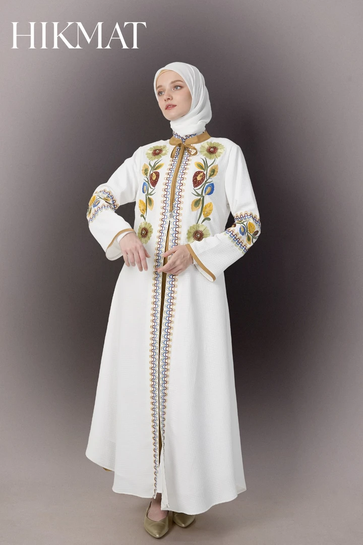 HIKMAT气质修身长袍特价产品。不接受退换！白色长款民族风