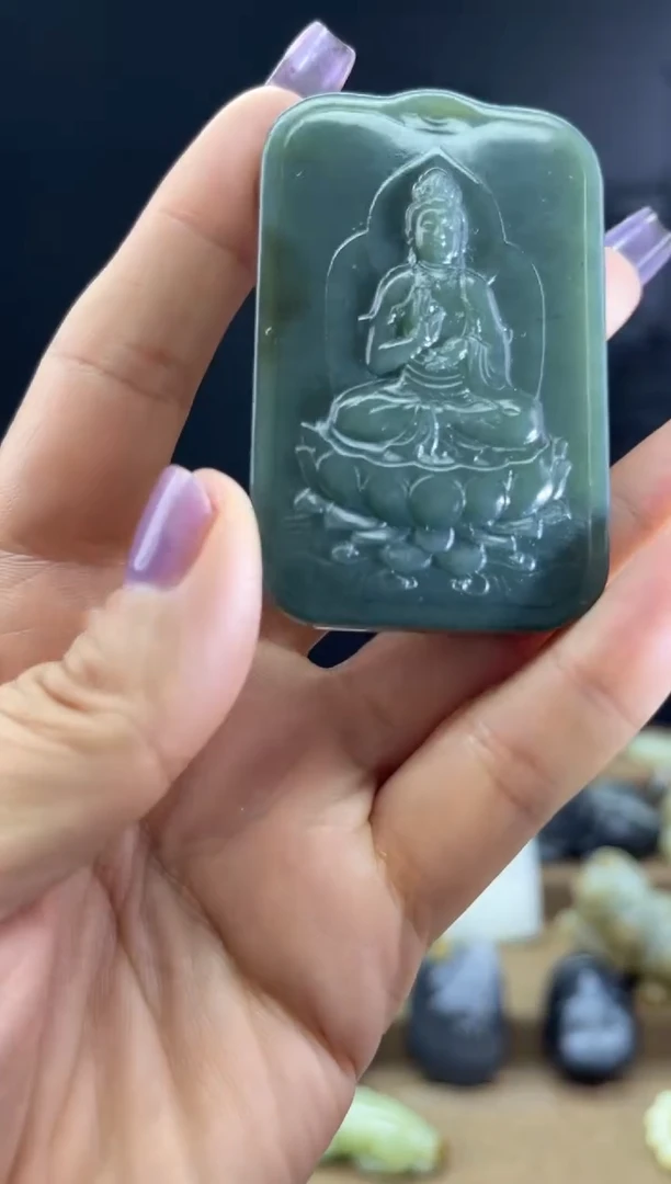 颈饰未镶嵌和田玉1