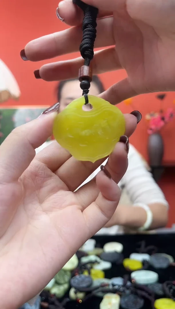 未镶嵌岫玉吊坠·