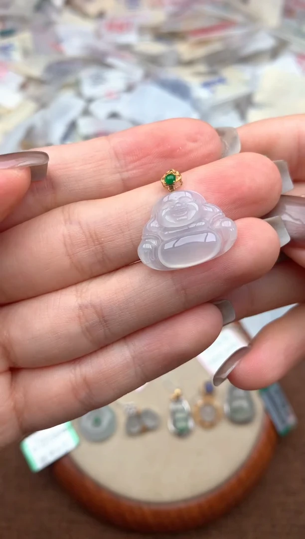 18K金镶嵌挂件翡翠—
