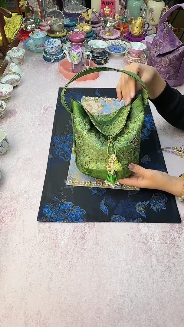 14套组 绿色八达晕包包＋有求必应流苏配饰